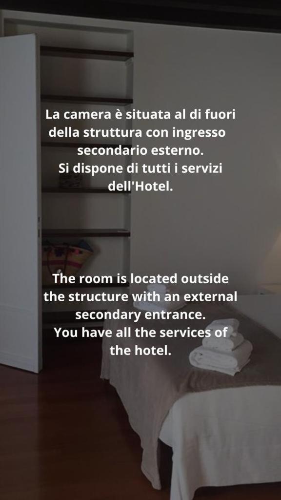 Il Giardino Segreto Bed & Breakfast อีเซโอ ภายนอก รูปภาพ