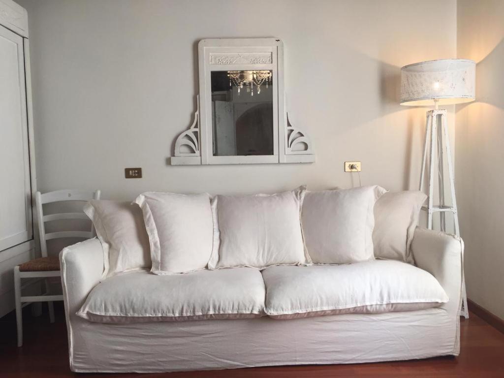 Il Giardino Segreto Bed & Breakfast อีเซโอ ห้อง รูปภาพ
