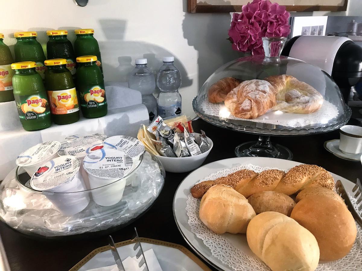 Il Giardino Segreto Bed & Breakfast อีเซโอ ภายนอก รูปภาพ