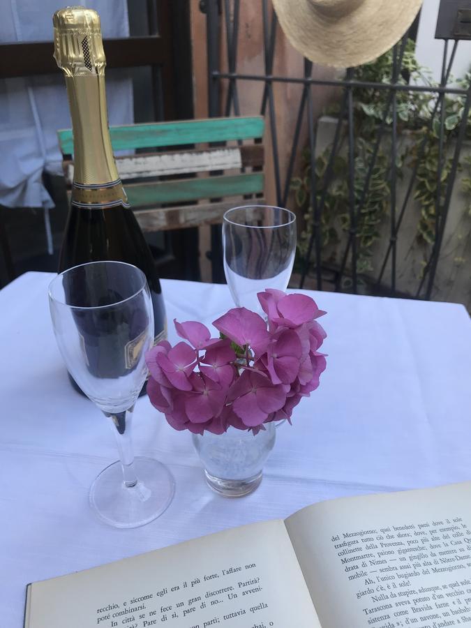 Il Giardino Segreto Bed & Breakfast อีเซโอ ภายนอก รูปภาพ