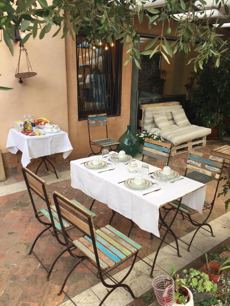 Il Giardino Segreto Bed & Breakfast อีเซโอ ภายนอก รูปภาพ