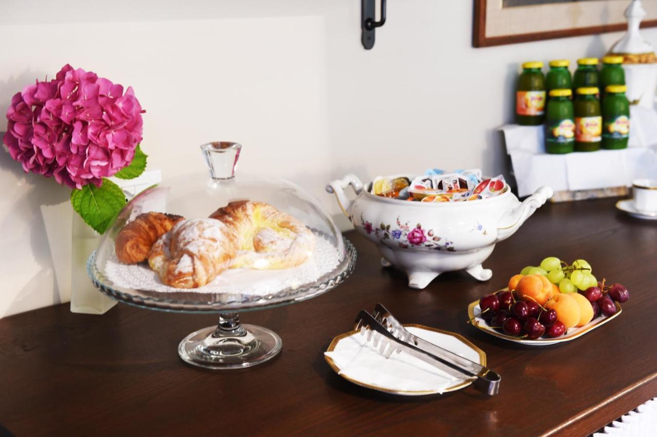 Il Giardino Segreto Bed & Breakfast อีเซโอ ภายนอก รูปภาพ