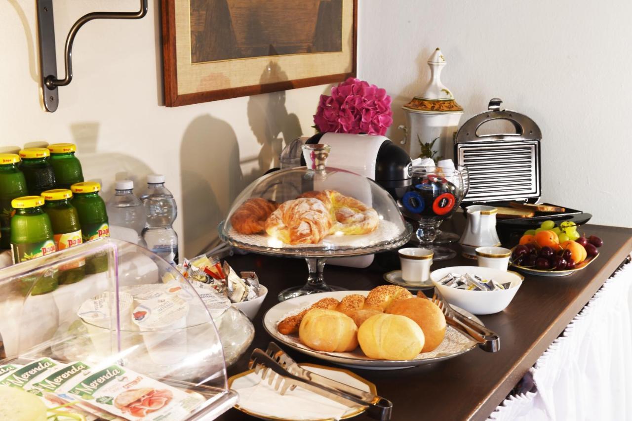 Il Giardino Segreto Bed & Breakfast อีเซโอ ภายนอก รูปภาพ