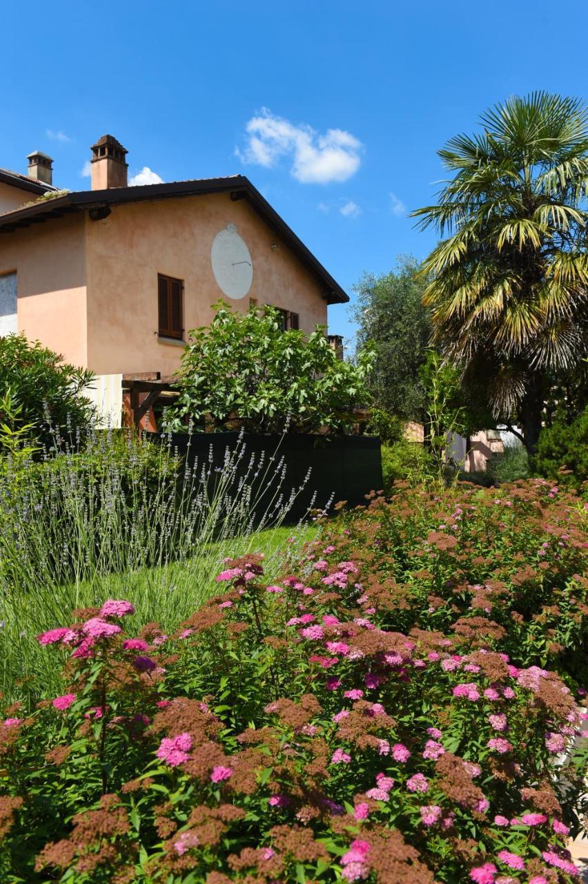 Il Giardino Segreto Bed & Breakfast อีเซโอ ภายนอก รูปภาพ