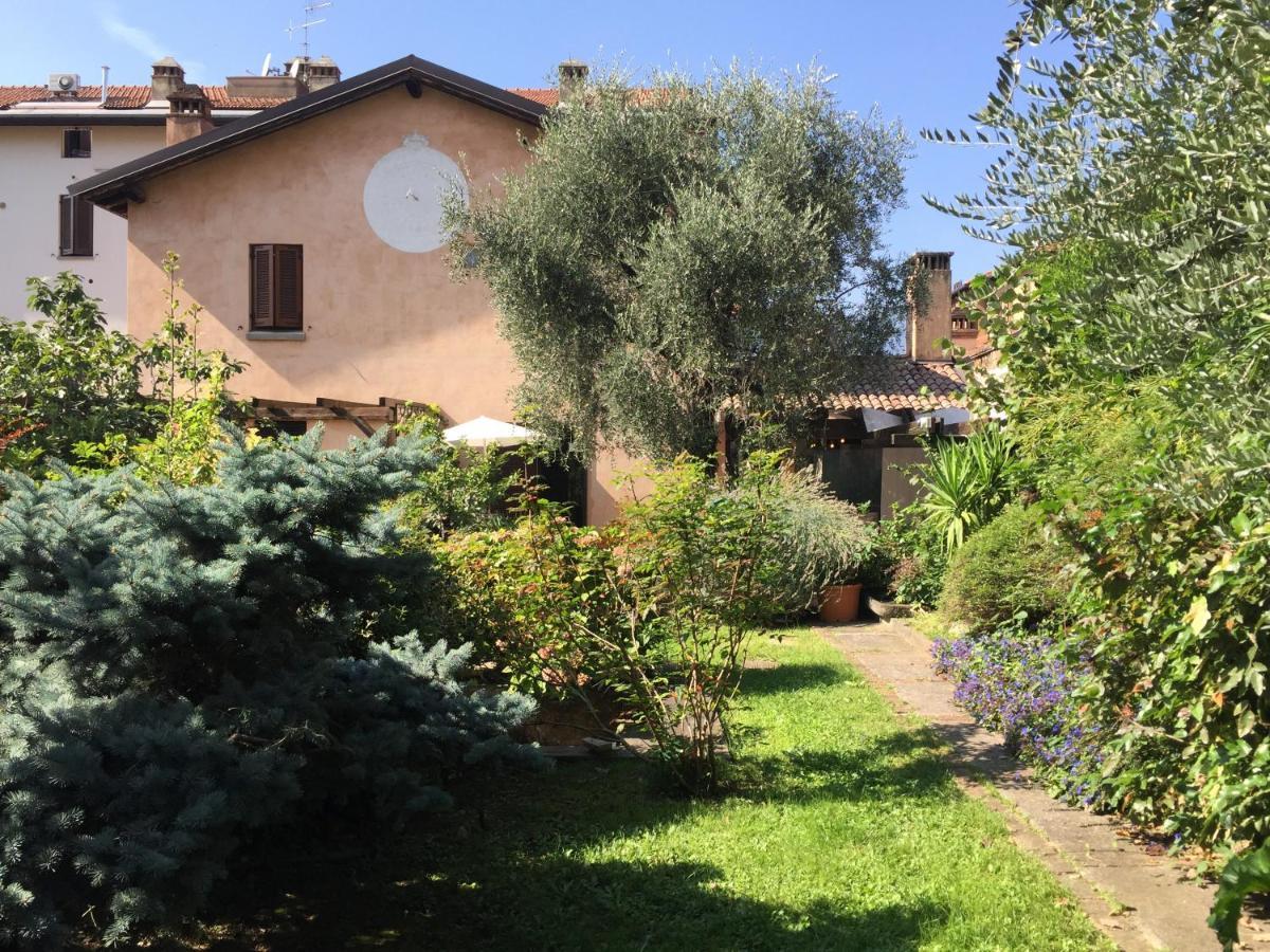 Il Giardino Segreto Bed & Breakfast อีเซโอ ภายนอก รูปภาพ